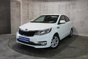 Белый Kia Rio, III Рестайлинг 1.6 AT (123 л.с.) 2016