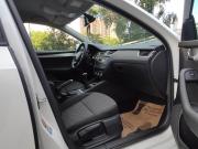 белый Skoda Octavia 1.2 MT (105 л.с.) 2013 фото 12