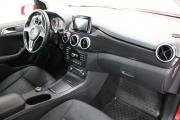 Красный Mercedes-Benz B-Класс 180 1.6 AMT (122 л.с.) 2013 фото 10