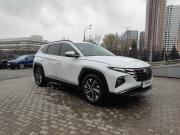 белый Hyundai Tucson 2.0 AT (150 л.с.) 4WD 2021 фото 2