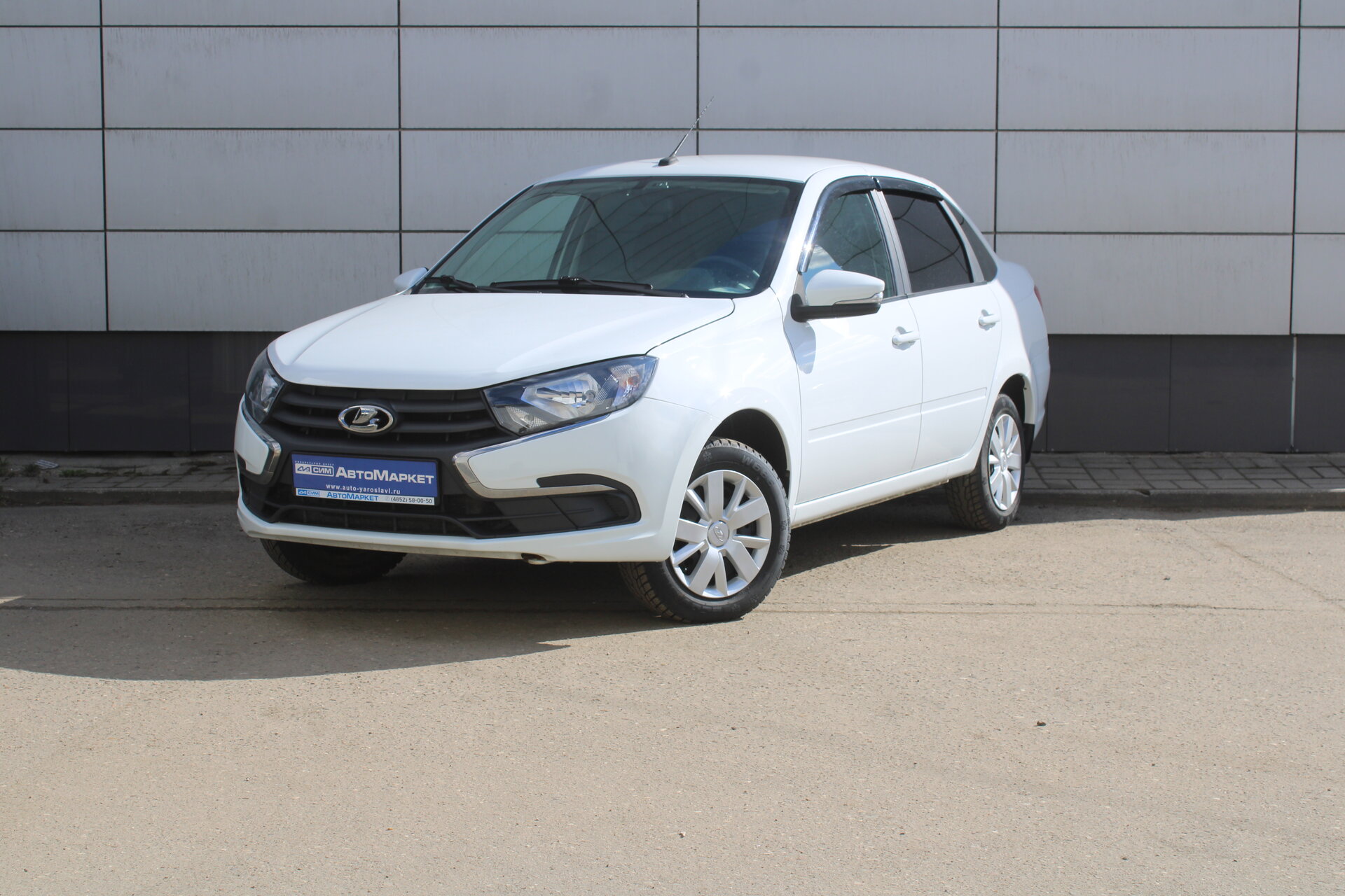 Белый Lada (ВАЗ) Granta 1.6 MT (90 л.с.) 2023