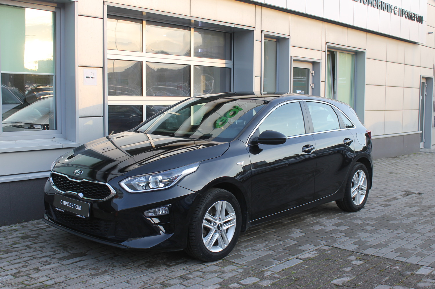 черный Kia Ceed, III 1.6 AT (128 л.с.) 2020