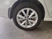 Белый Volkswagen Polo 1.6 MT (110 л.с.) 2016 фото 13