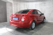 Красный Chevrolet Aveo 1.6 MT (115 л.с.) 2012 фото 5
