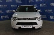 белый Mitsubishi Outlander 2.4 CVT (167 л.с.) 4WD 2013 фото 5
