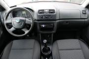 Серебряный Skoda Fabia 1.2 MT (70 л.с.) 2012 фото 8