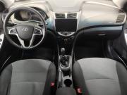 Серебряный Hyundai Solaris 1.6 MT (123 л.с.) 2011 фото 8