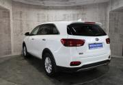 Белый Kia Sorento 2.4 AT (188 л.с.) 4WD 2020 фото 7