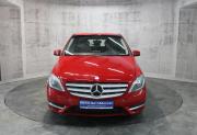 Красный Mercedes-Benz B-Класс 180 1.6 AMT (122 л.с.) 2013 фото 1