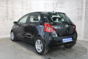 Черный Toyota Yaris 1.3 MT (87 л.с.) 2007 фото 7