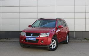 Красный Suzuki Grand Vitara 2.0 MT (140 л.с.) 4WD 2010