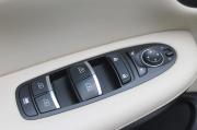 белый Infiniti QX50 2.0 CVT (249 л.с.) 4WD 2018 фото 12