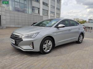 серебряный Hyundai Elantra 2.0 AT (150 л.с.) 2019