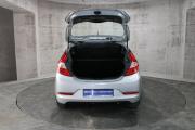 Серебряный Hyundai Solaris 1.4 MT (107 л.с.) 2016 фото 12
