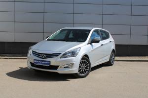 Серебряный Hyundai Solaris 1.4 MT (107 л.с.) 2016