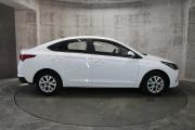 Белый Hyundai Solaris 1.6 AT (123 л.с.) 2021 фото 3