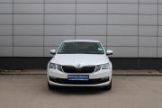 Белый Skoda Octavia 1.6 AT (110 л.с.) 2019 фото 1