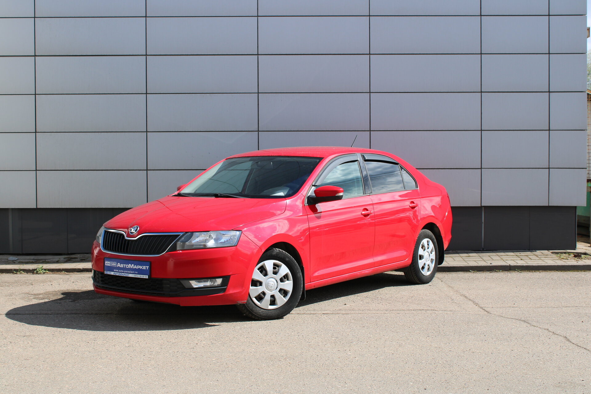 Красный Skoda Rapid 1.6 MT (90 л.с.) 2018