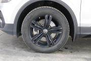 Серый Volkswagen Tiguan 2.0 AMT (180 л.с.) 4WD 2021 фото 13