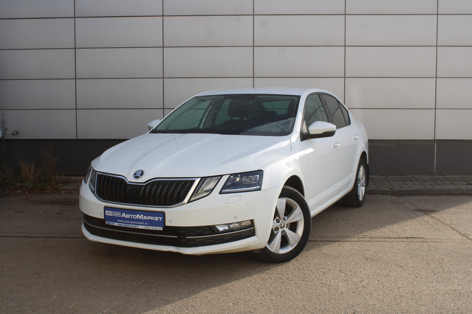 Белый Skoda Octavia 1.4 AMT (150 л.с.) 2019