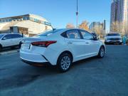 белый Hyundai Solaris 1.6 AT (123 л.с.) 2022 фото 20