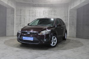 Фиолетовый Ford Focus 1.6 MT (115 л.с.) 2010