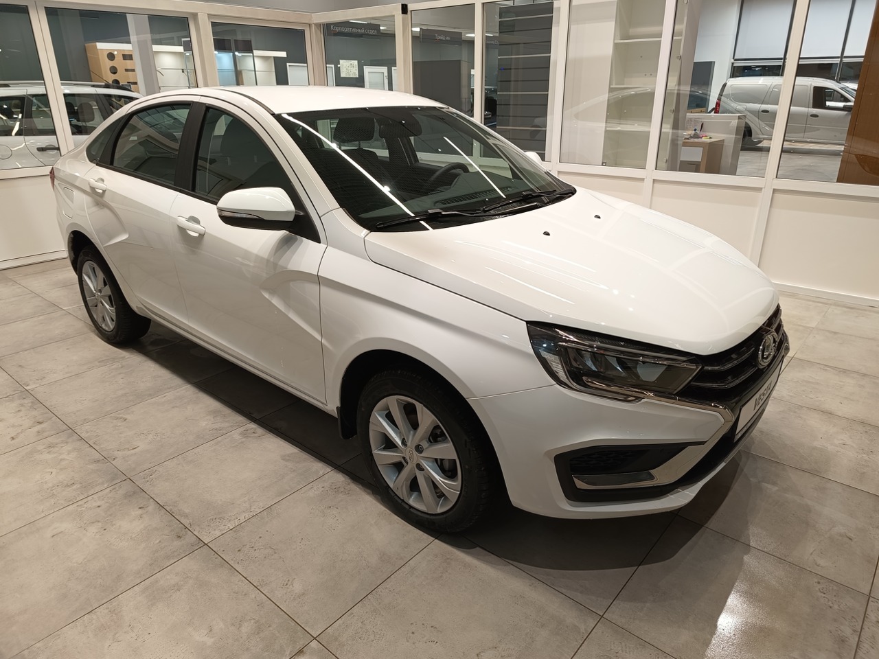 белый Lada (ВАЗ) Vesta 1.6 MT (106 л.с.) 2026