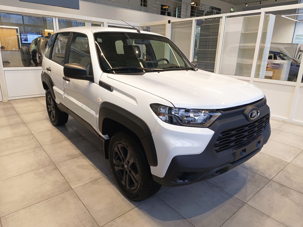 белый Lada (ВАЗ) Travel 1.7 MT (83 л.с.) 4WD 2025