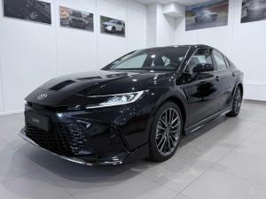 черный Toyota Camry 2.0hyb CVT (197 л.с.) 2026