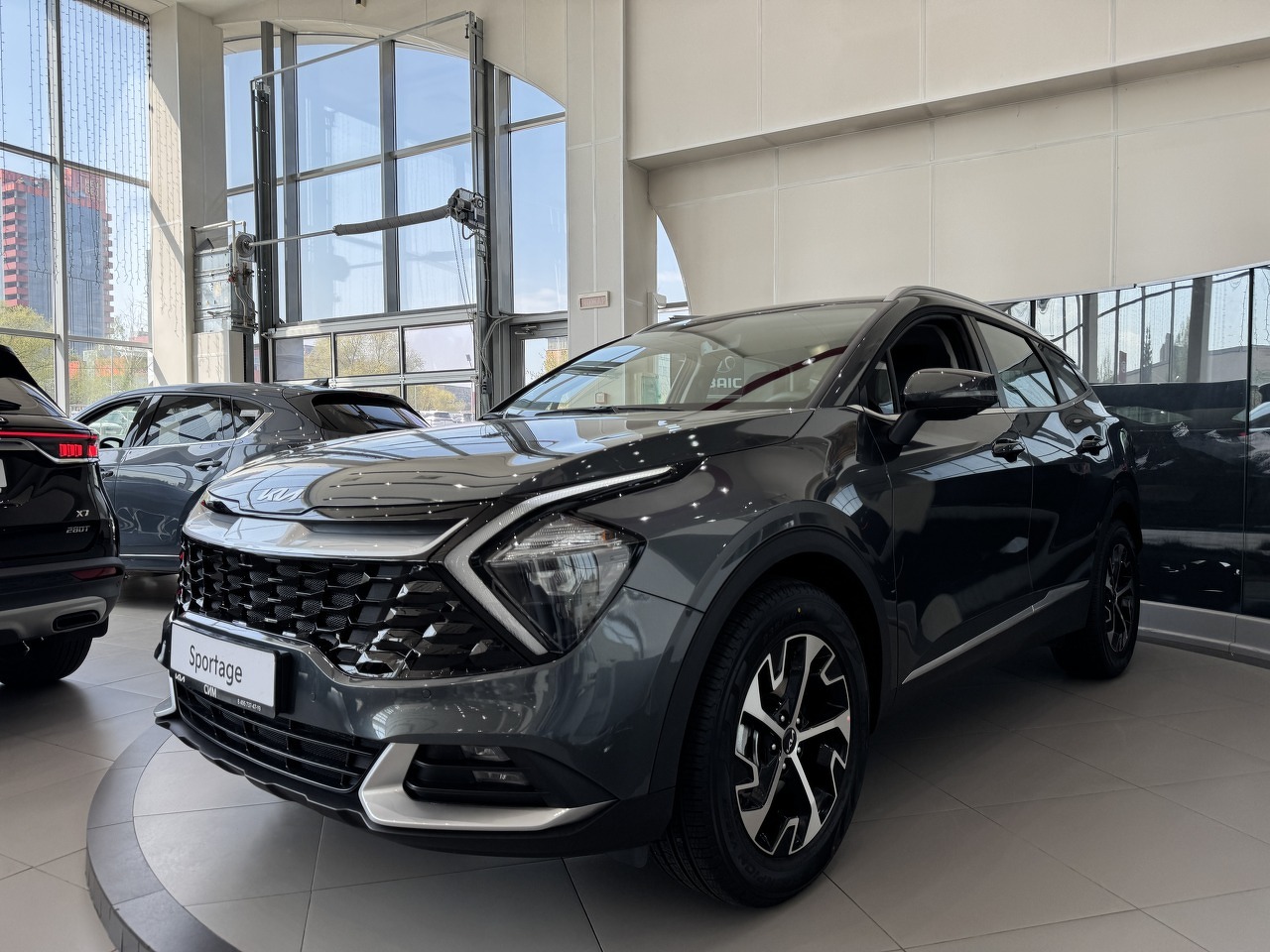 Серый Kia Sportage, V 2.0 AT (150 л.с.) 4WD 2025