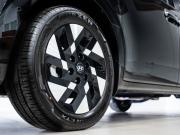 черный Hyundai Staria 1.6hyb AT (245 л.с.) 2026 фото 4
