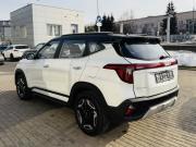 белый Kia Seltos 1.5 CVT (115 л.с.) 2026 фото 4