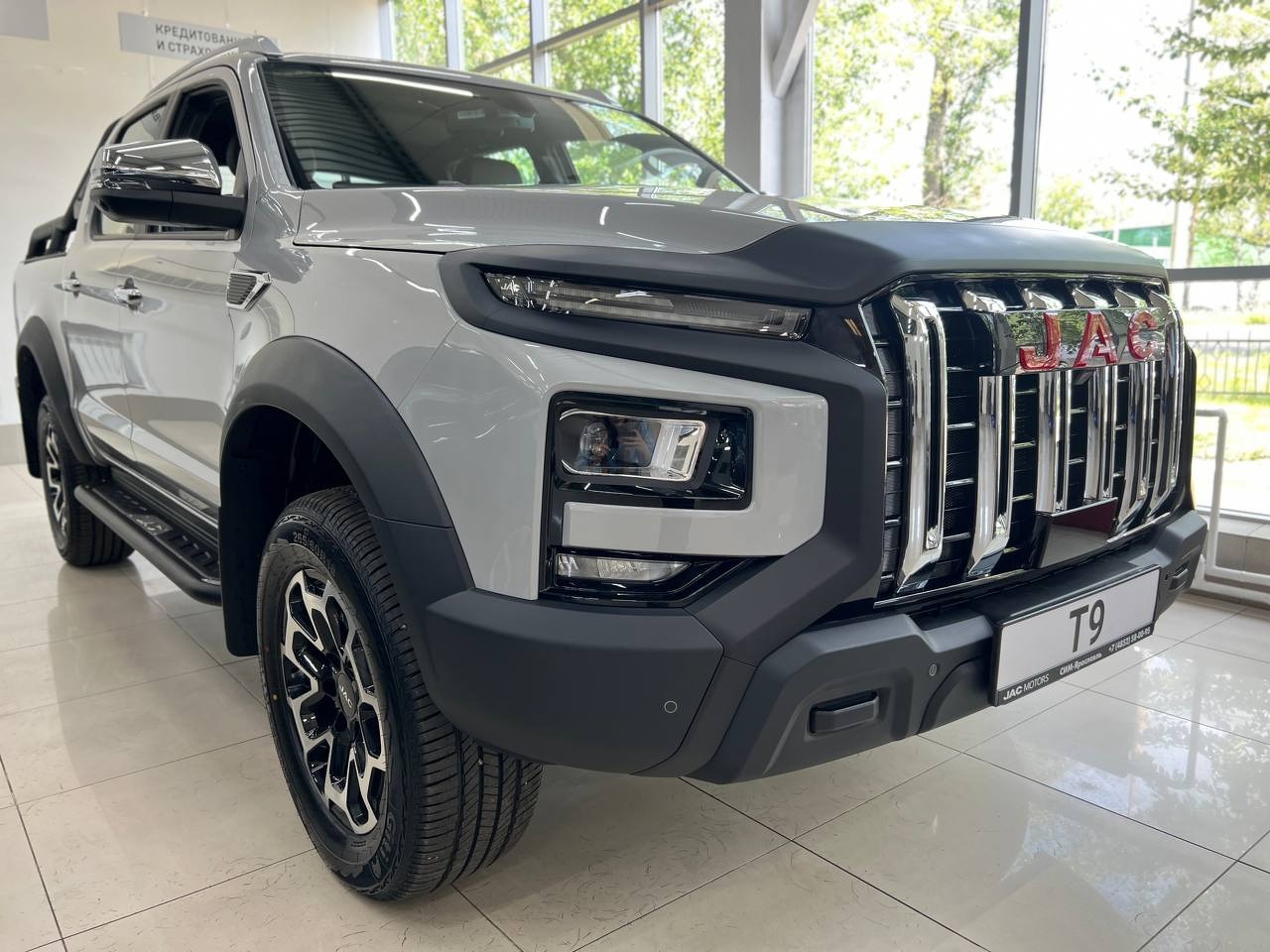серебряный JAC T9 2.0 AT (224 л.с.) 4WD 2025