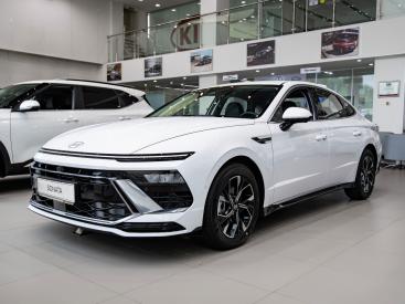 Белый Hyundai Sonata 2.0 AT (160 л.с.) 2026