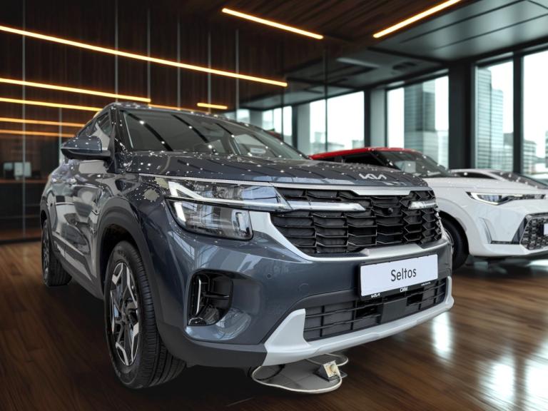 серый Kia Seltos 1.5 CVT (115 л.с.) 2026