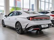 белый Hyundai Sonata 2.0 AT (160 л.с.) 2026 фото 4