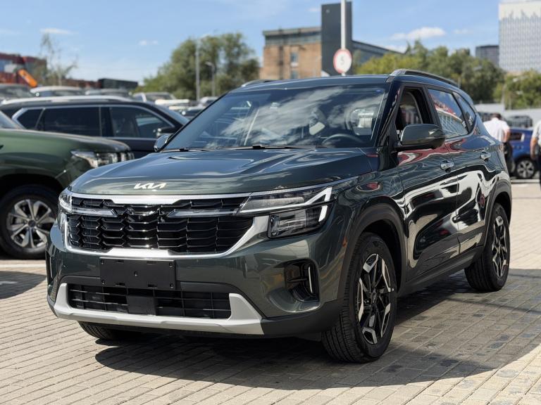зеленый Kia Seltos 1.5 CVT (115 л.с.) 2026