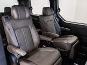 черный Hyundai Staria 1.6hyb AT (245 л.с.) 2026 фото 25