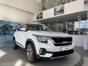 белый Kia Seltos 2.0 CVT (149 л.с.) 2022 фото 2